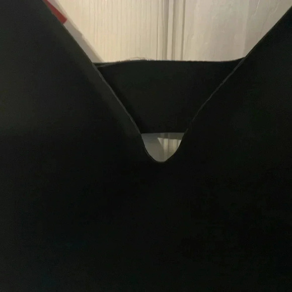 Haullps bra size large. Black in color. - Picture 2 of 5